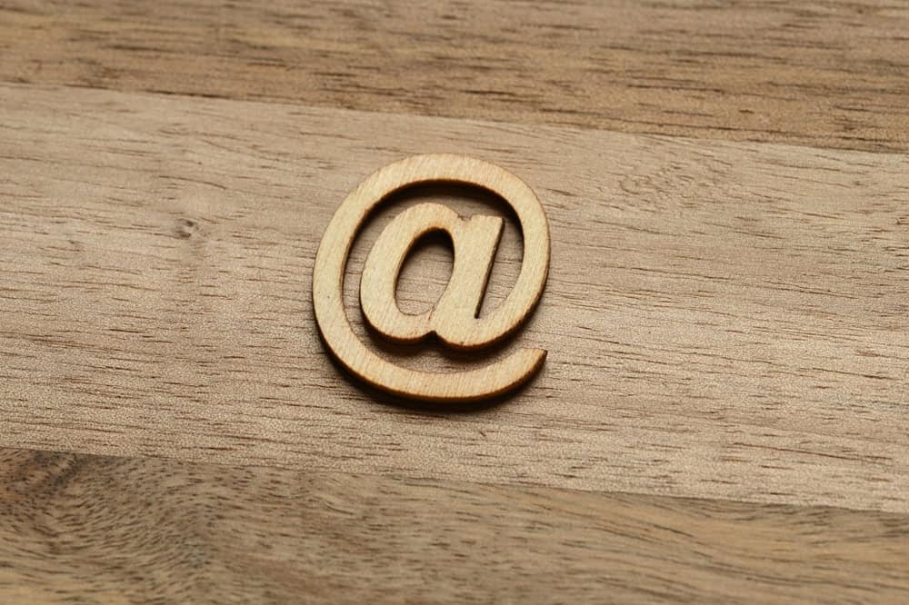 Qual a origem do @? E não, não é da internet