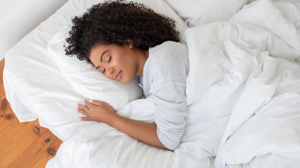 O que causa o sonambulismo?