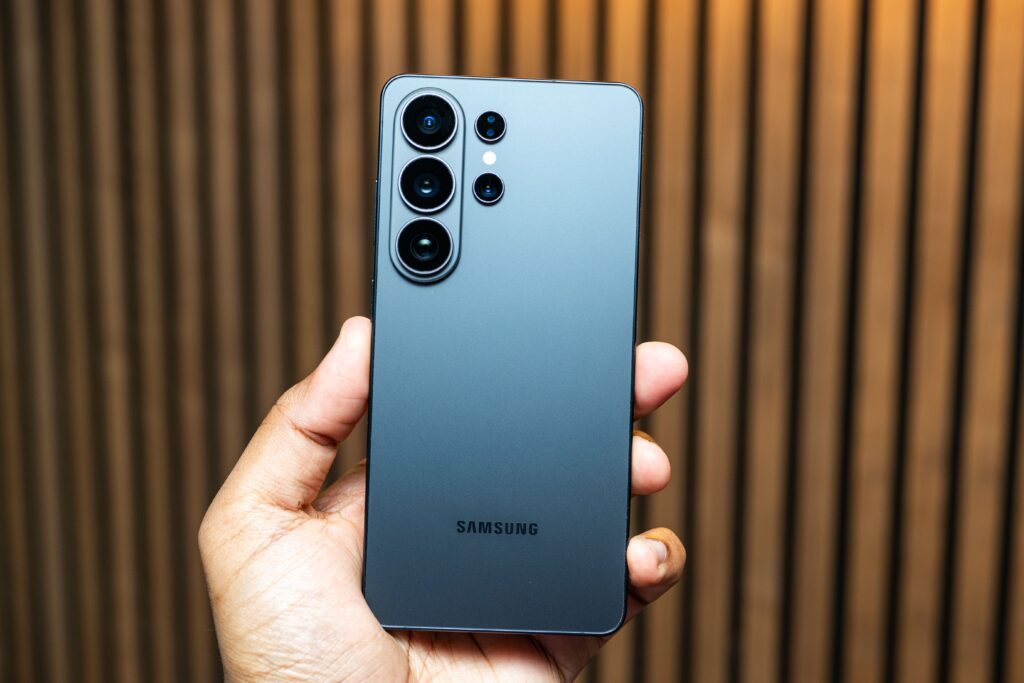 Samsung Galaxy S26 Ultra Review: The Privacy Screen