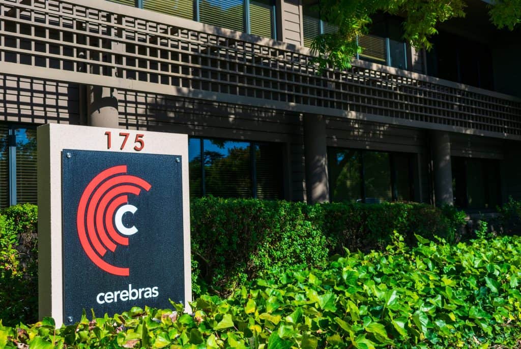 Após acordo bilionário com a OpenAI, fabricante de chips Cerebras protocola pedido de IPO